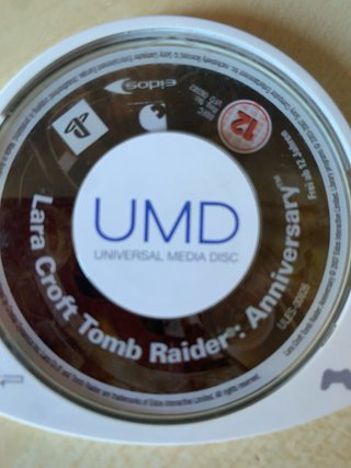 PSP Lara Croft Tomb Raider Anniversary UMD