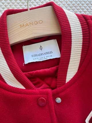 Bomber Bershka Roja Talla S