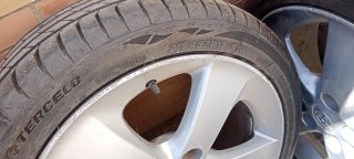 Llantas Toyota Auris Híbrido E150 con cubiertas
