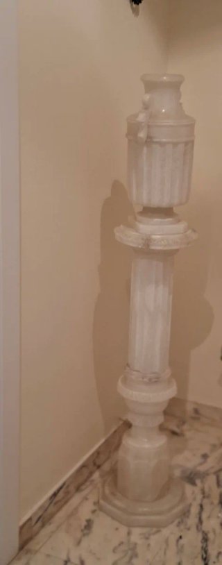 Columna de Alabastro Beige y Blanco