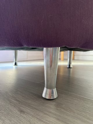 Butaca morada de tela