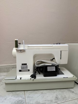 Máquina de coser Alfa 393