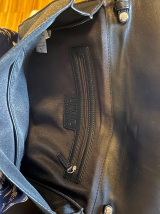 Borsa a spalla nera con dettagli oro