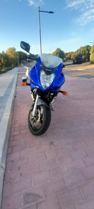Suzuki GS500F 2005 Azul y Blanco