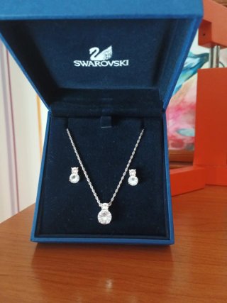 Conjunto Swarovski Collar y Pendientes