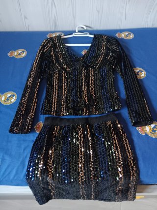 Conjunto lentejuelas top y falda