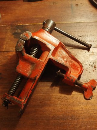 Tornillo de banco antiguo