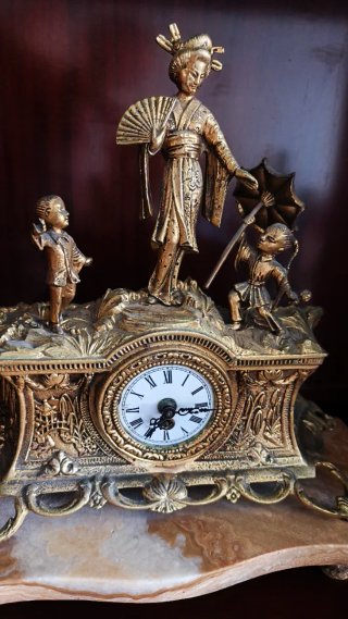 Reloj y Candelabros Vintage Bronce y mármol.