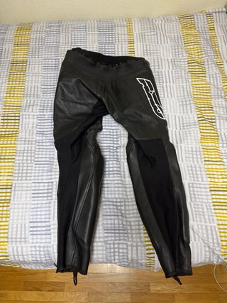 Traje de moto AXO MG4 negro y blanco