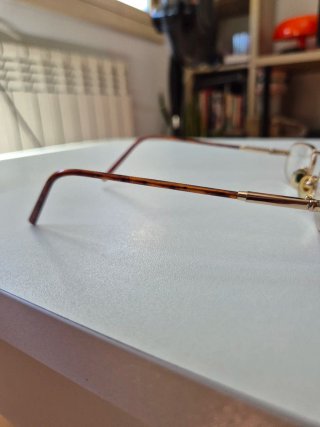 Gafas vintage doradas, estilo cartier, miu miu.
