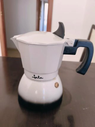 Cafetera Italiana Blanca Jata