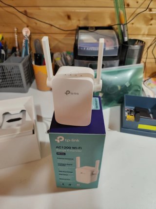 TP-Link AC1200 Wi-Fi Range Extender RE305