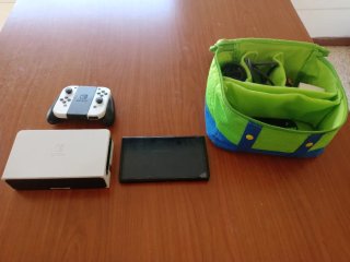 Nintendo Switch OLED Blanca y Negra