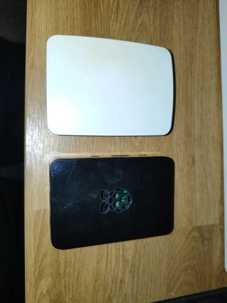 2 Raspberry Pi 3 Model B