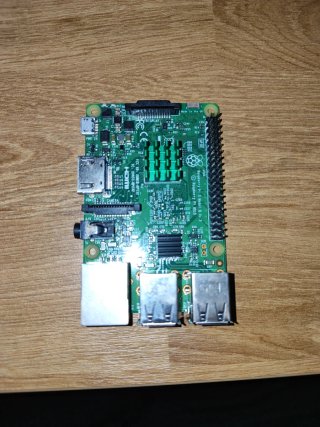 2 Raspberry Pi 3 Model B