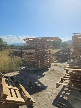 Palets de madera - Se regalan Vienes con tu furgon