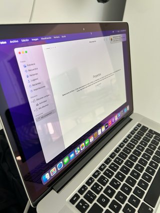 MacBook Pro 15 2015 + caja (sin cargador)