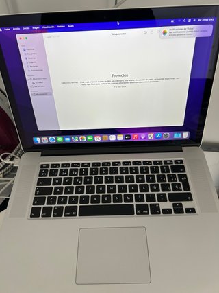 MacBook Pro 15 2015 + caja (sin cargador)