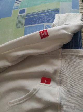 Sudadera blanca bordado japonés grullas