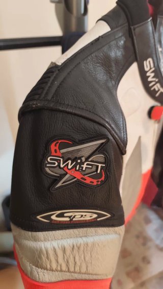 Chaqueta de cuero Swift con protecciones CE
