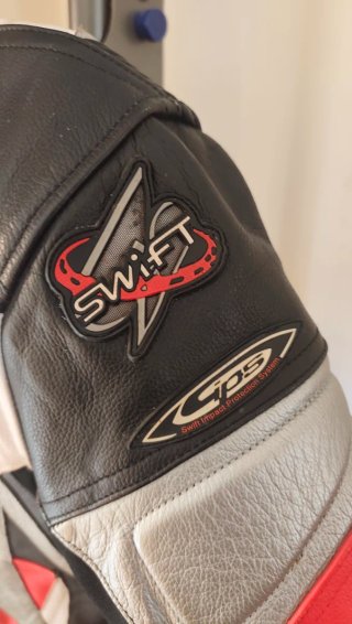Chaqueta de cuero Swift con protecciones CE
