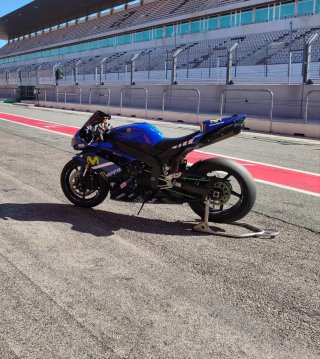 Yamaha YZF R1