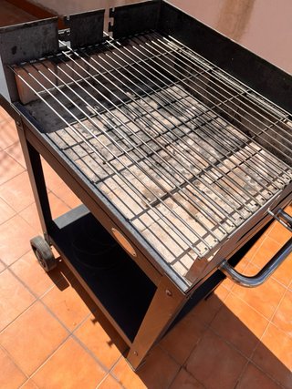 Barbacoa con ruedas para 8 personas