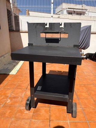 Barbacoa con ruedas para 8 personas
