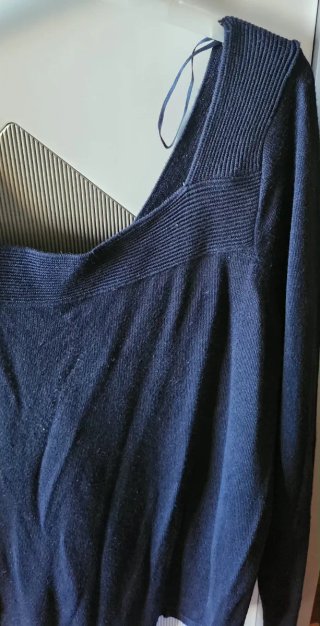 Jersey Naf Naf azul. Talla M.