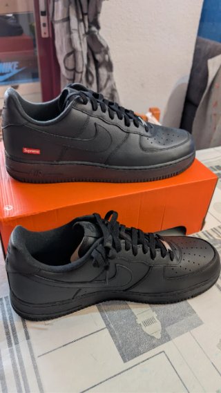 Nike Air Force 1 Supreme Negras