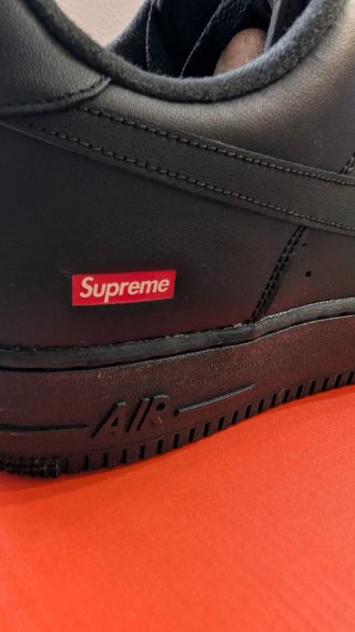 Nike Air Force 1 Supreme Negras