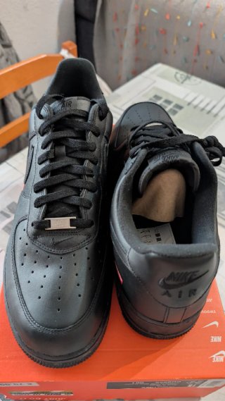 Nike Air Force 1 Supreme Negras