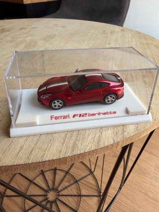 Ferrari F12berlinetta 1:64