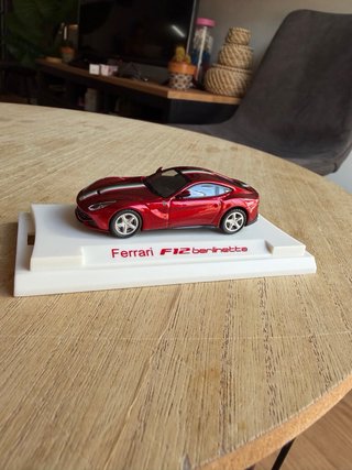 Ferrari F12berlinetta 1:64