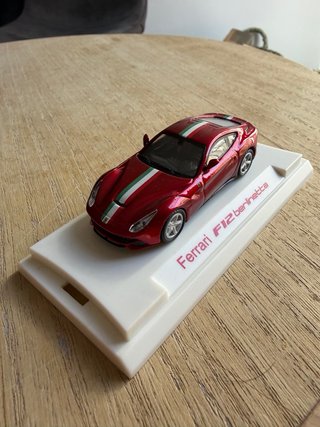 Ferrari F12berlinetta 1:64