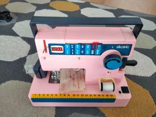 Máquina de coser eléctrica Eureka Estrella