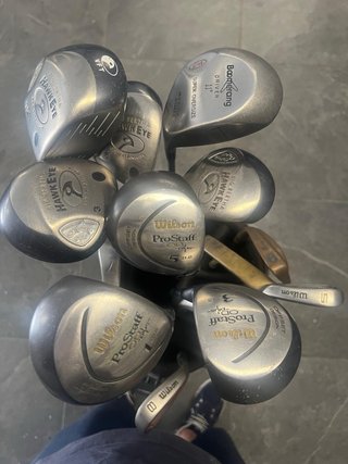 Bolsa de Golf Negra Mizuno y palos de Golf