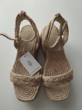 Sandalias Stradivarius Beige