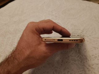 Realme 11 Pro+ Blanco y Dorado