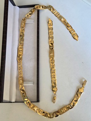 Conjunto Collar y Pulsera Chapados en Oro