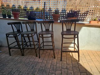 Taburetes Thonet de madera