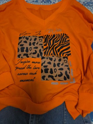 Conjunto Jersey Naranja y Pantalón Vaquero Corto