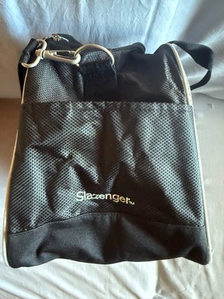 Bolsa de deporte negra y gris