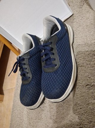 Zapatos de seguridad azules y blancos