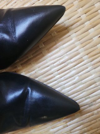 Botines de piel negros