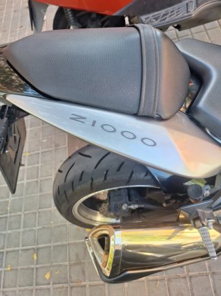 Kawasaki Z1000 Naked Negra/Plata
