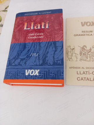 Diccionari il.lustrat llatí llatí-català català...