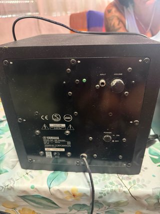 Amplificador y altavoces Yamaha