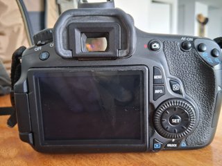 Canon EOS 60D + Objetivo EF-S 18-55mm IS II