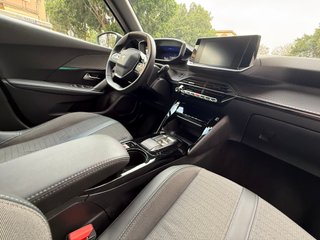 Peugeot e-2008 ALLURE 136CV ELÉCTRICO